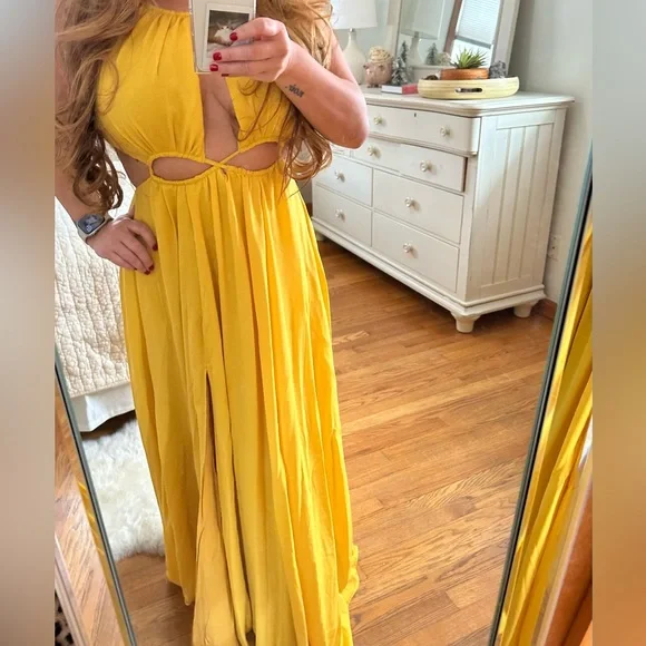 Gold maxi dress - Picture 2 of 8